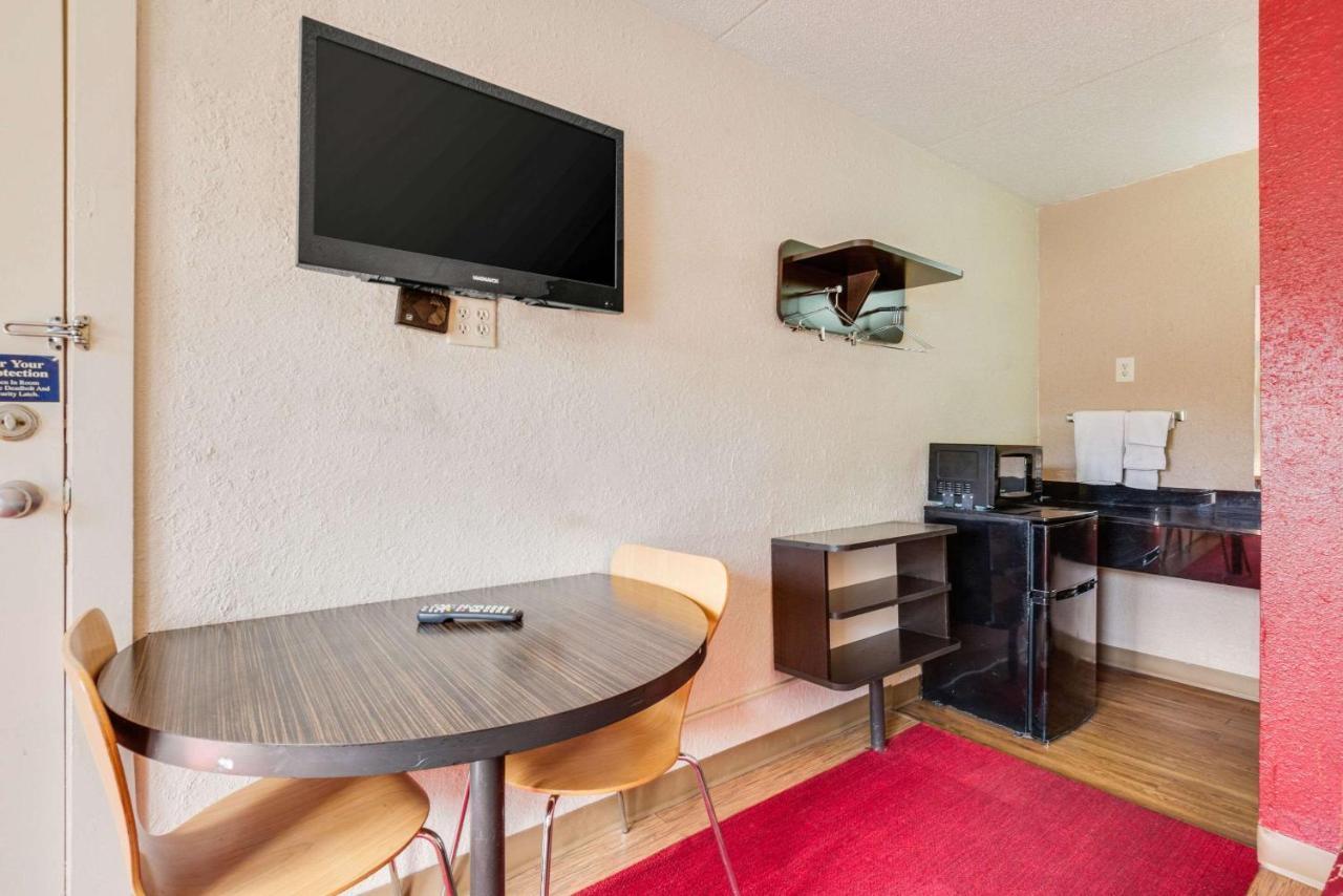 Econo Lodge Inn & Suites テレ・ホート エクステリア 写真